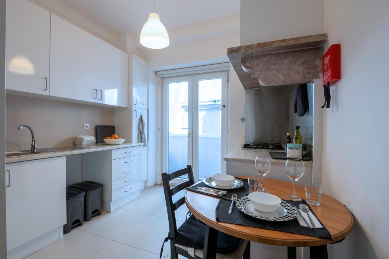 Dumont Lisbon Guesthouse Bagian luar foto