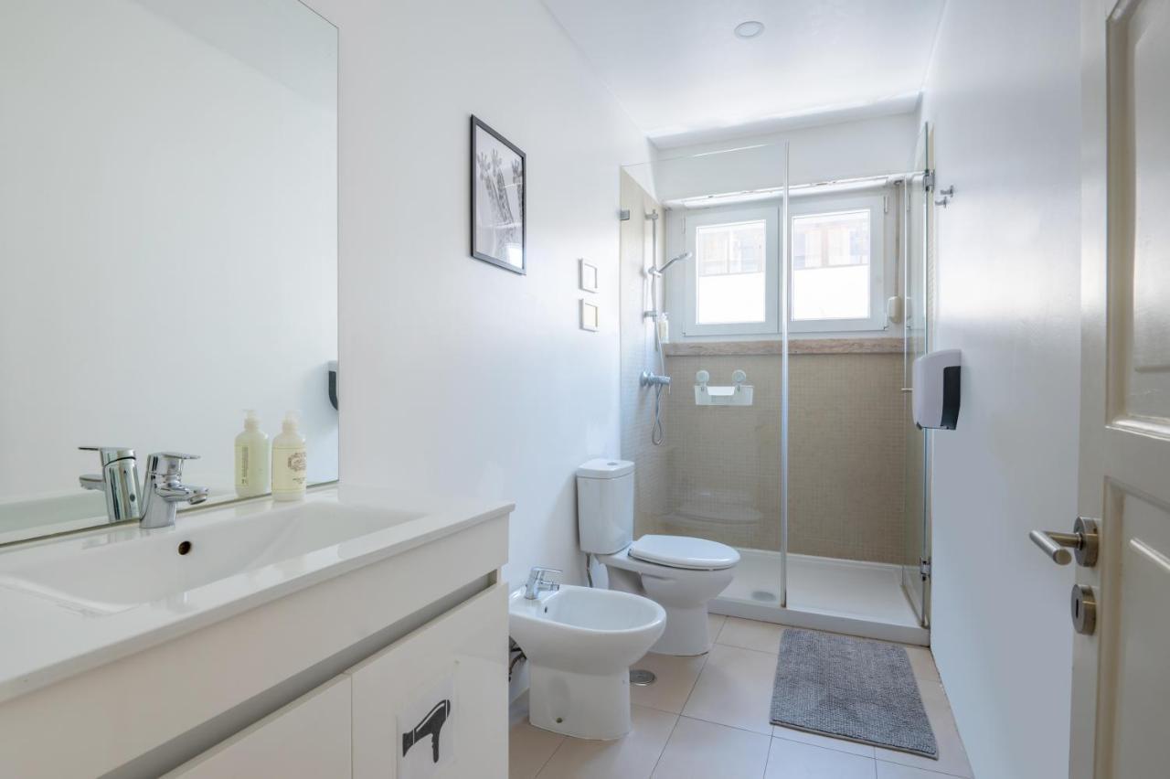Dumont Lisbon Guesthouse Bagian luar foto
